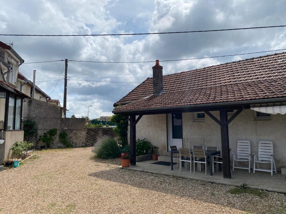 La Petite Maison Toulon-sur-Arroux Buitenkant foto